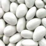 Amêndoa confeitada branca à granel - Imagem 2